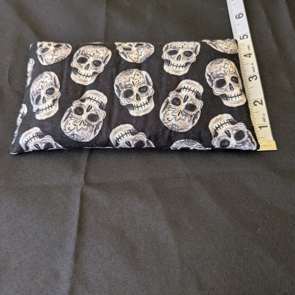 Set Of 3 Hand Crafted Skull Patterned Hot/Cold Packs - Picture 6 of 6